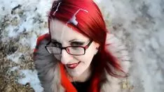 Odtwórz Rumuńska rudzielec na tinderze robi loda w miejscu publicznym