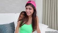 Odtwórz Mia Khalifa dostaje dużego kutasa