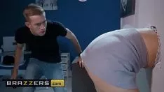 Melvina, uma bucetinha preta fútil