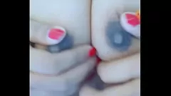 Afspelen Petite amateur tiener heeft echt orgasme tijdens solo -masturbatie