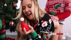 Oynat Sapkın ailenin X dereceli Noel kutlaması