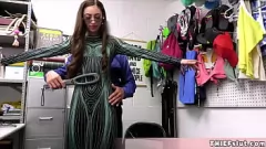 Jouer Petite Cosplay Thief est puni d'une baise dure - réalité porno