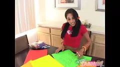 Odtwórz Sesja masturbacji solo Petite Brunette Yasmin Yasmin
