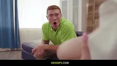 Afspelen Seksentherapeut Lena Paul's intieme ontmoeting met een monsterlul