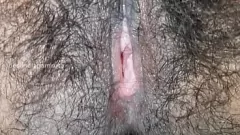 تشغيل المسرحية المنفردة الحميمة لـ Desi Cutie: يؤدي إصبع كس الشعر الرطب إلى النشوة المتفجرة
